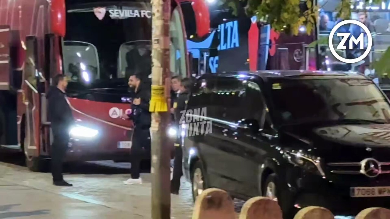 Graves insultos homófobos a Borja Iglesias tras el Sevilla - Celta