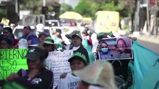 Salvadoreños marchan contra el régimen de excepción de Bukele