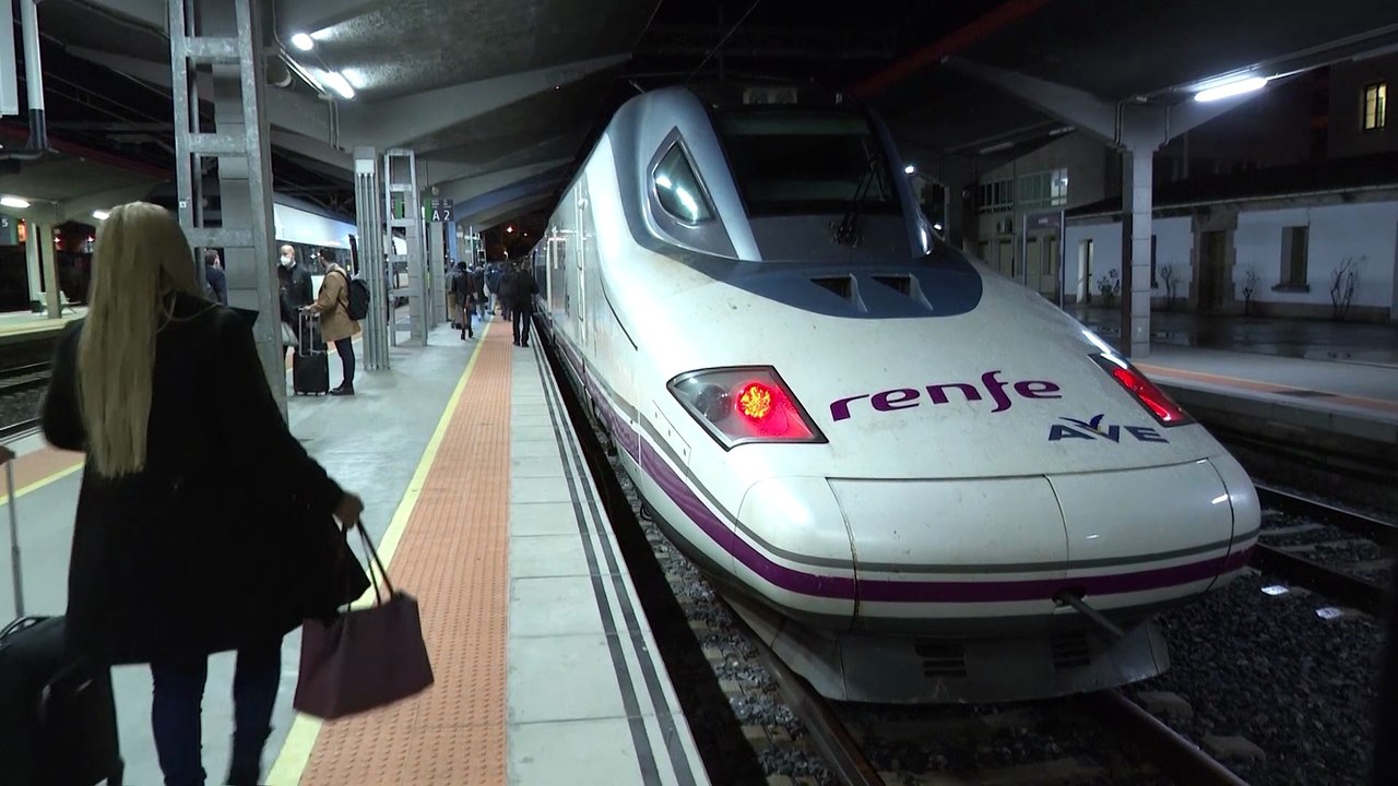 Adif reduce la velocidad máxima a 80km/h en un tramo de línea Madrid-Barcelona por una rotura