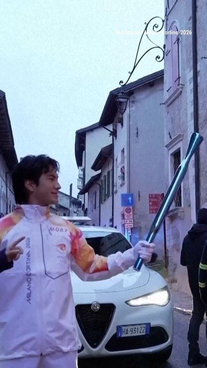 ‘Heated Rivalry’ Stars Hudson Williams and Connor Storrie Carry Olympic Torch in Italy