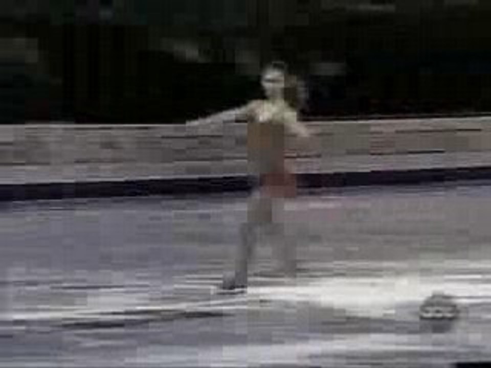 Betisier : Patineuse plus forte que la glace