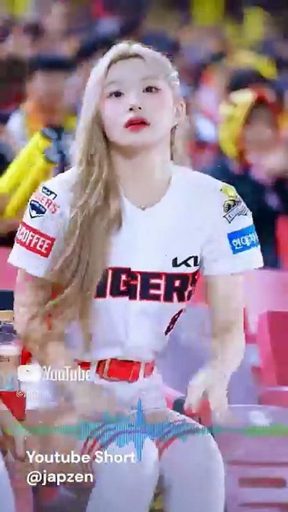 한국 시리즈 우승을 차지한 치어리더 윤수인