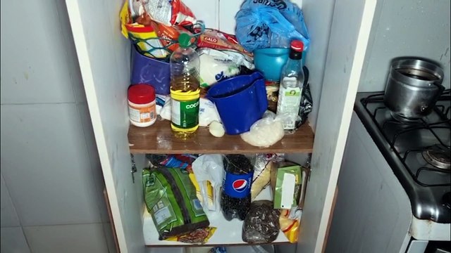 Desempregada e mãe de três crianças, mulher pede ajuda por alimentos, fraldas e mantimentos