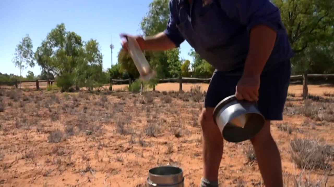 Hay deliveries for drought-affected pastoralists in WA Gascoyne region