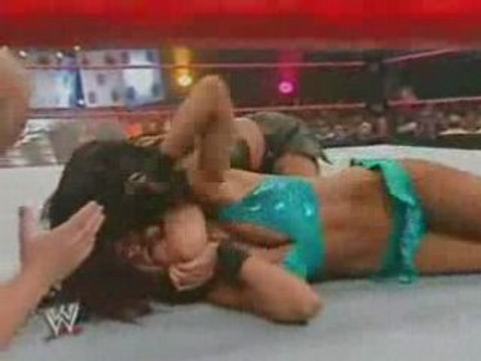 Vengeance 2004 - Christy Hemme Vs Victoria