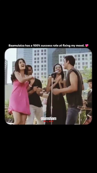 Baamulaiza doing what it does best. 💃✨  #glamsham #baamulaiza #akshaykumar #katrinakaif #bollywoodvibes  {glamsham, baamulaiza, akshay kumar, katrina kaif, bollywood vibes}