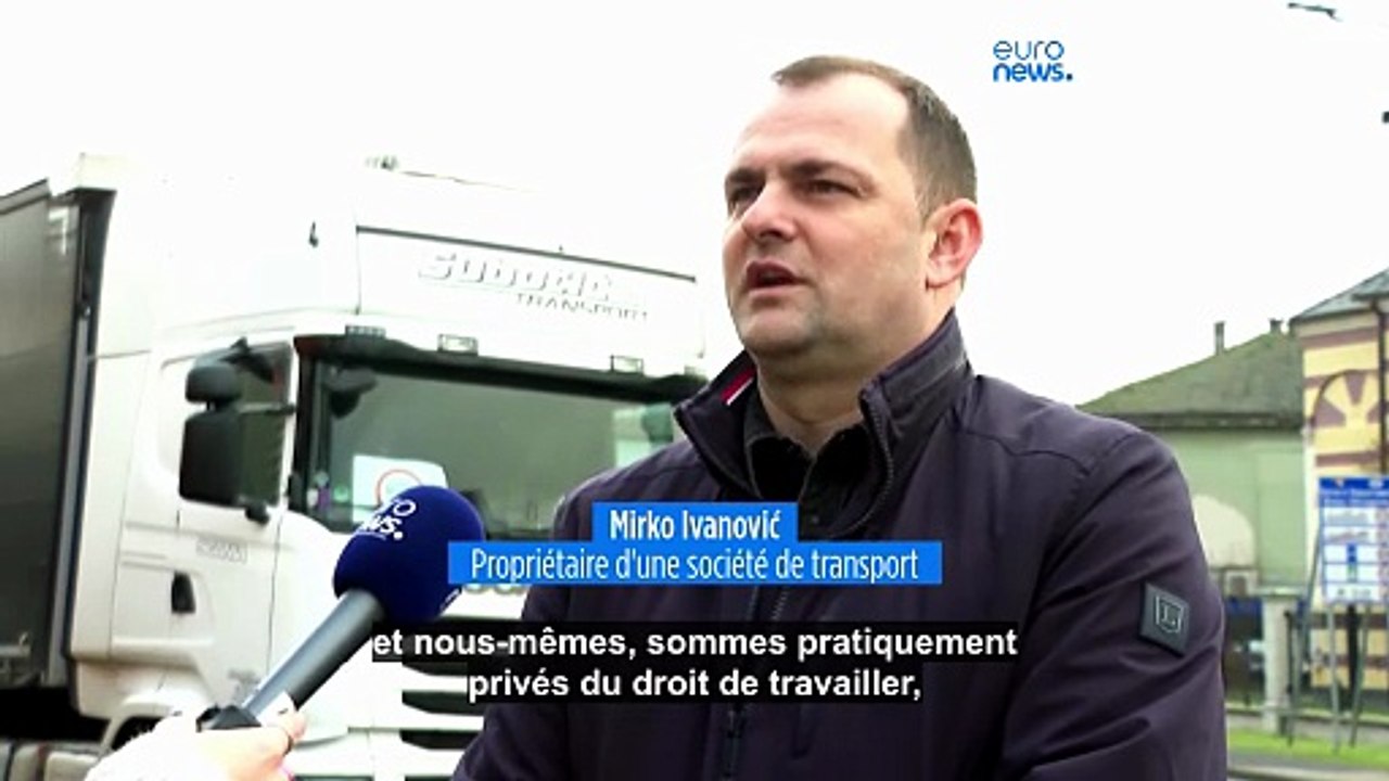 Balkans : des poids lourds bloquent des postes-frontières