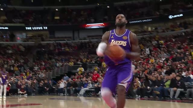 Lakers - LeBron fait le show à Chicago
