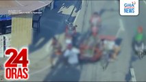 3 tumangay umano ng 2 helmet ng rider, arestado; isa sa mga suspek, nabundol pa ng motorsiklo ng biktima | 24 Oras