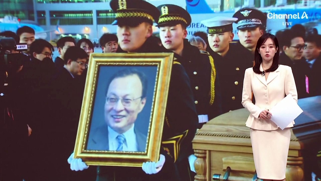 이해찬 전 총리, 태극기 덮혀 고국으로…이 대통령, 조문