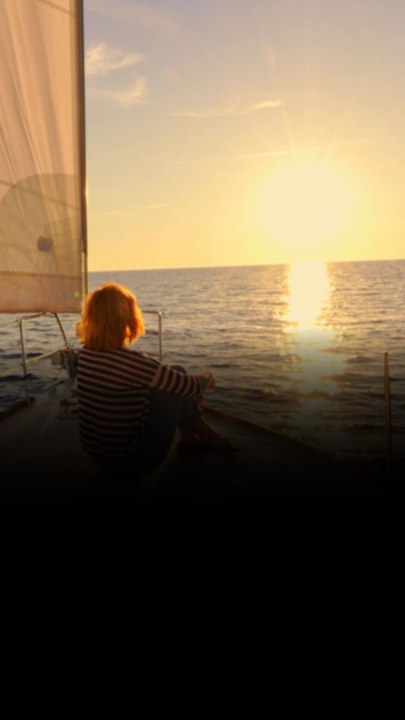 7 Things Middle-Class Millennials Buy to Feel Wealthy That Rich People Find Hilarious