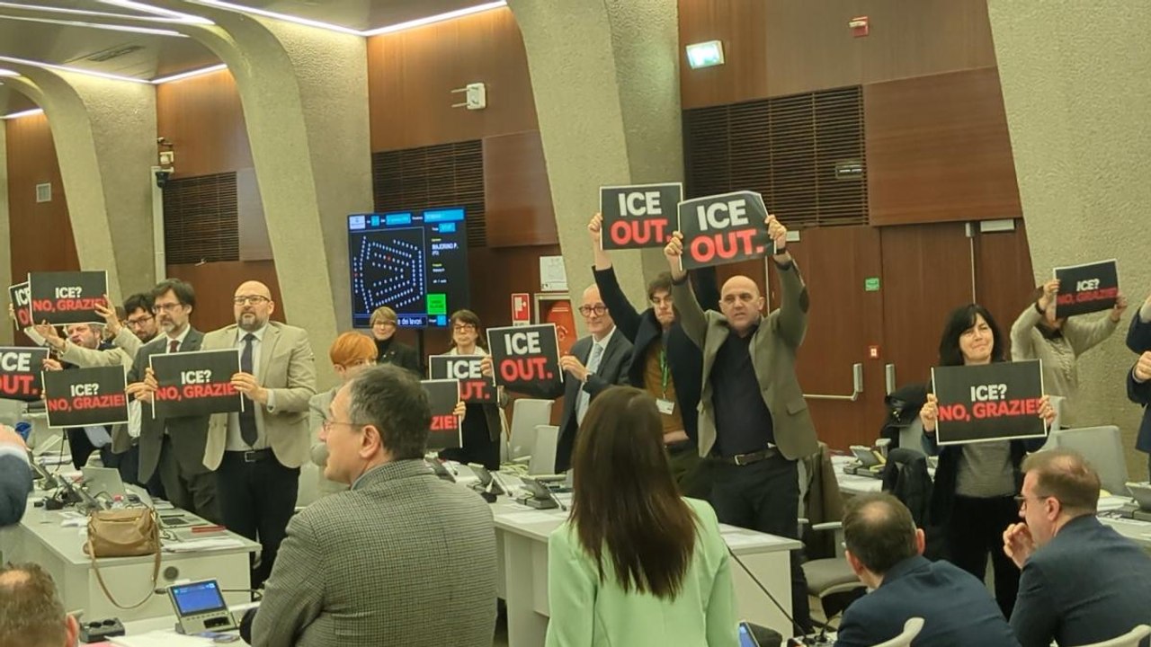 Milano Cortina, la protesta delle opposizioni in Consiglio regionale contro Ice: «No alle squadracce di Trump»