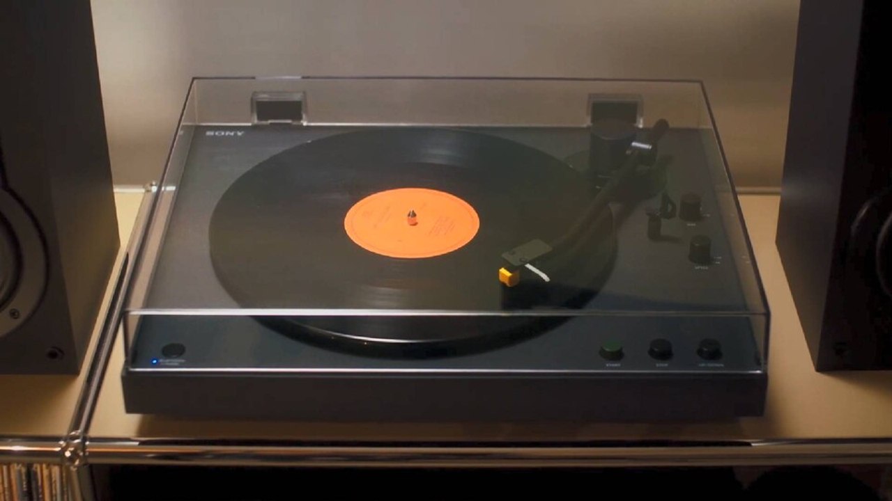 Vinyl wird wieder immer beliebter und Sony bringt einen neuen Plattenspieler für Einsteiger und Liebhaber