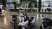 Şiddetli dolu yağışı felakete dönüştü: Araçlar ve tarım alanları zarar gördü
