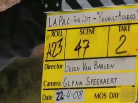 PUB RENAULT - MAKING OF KOLEOS 'SUPER 8'