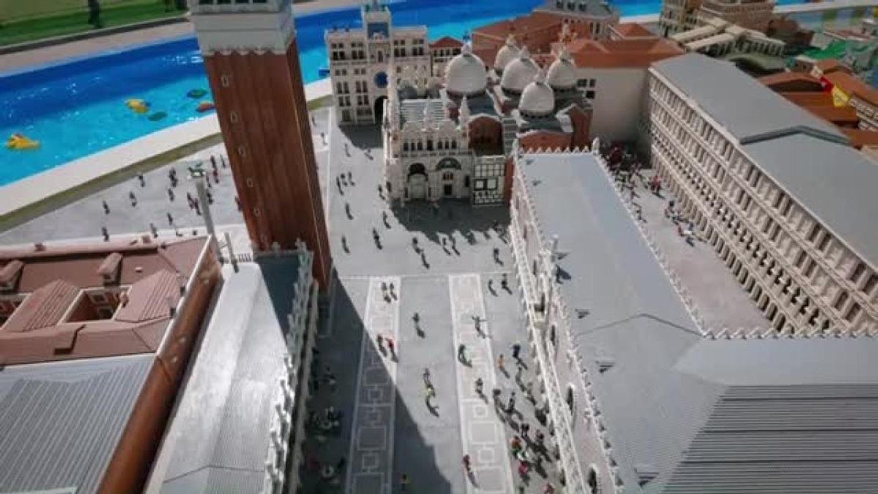Gardaland, i monumenti di Venezia in miniatura: piazza San Marco ricostruita con 75mila Lego