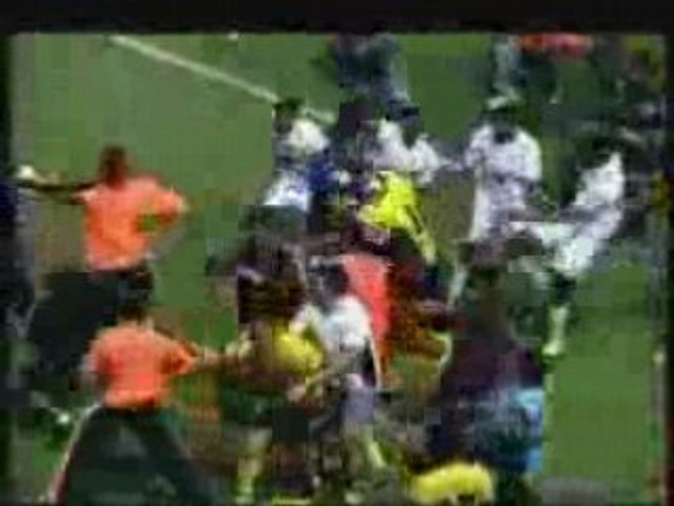 Grosse bagarre de foot en équateur