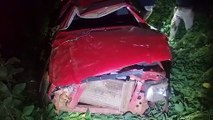 Fiat Uno com quatro ocupantes capota na BR-163 em Cascavel