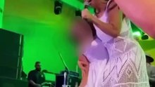 Ivete Sangalo é denunciada ao Ministério Público por dançar música com criança