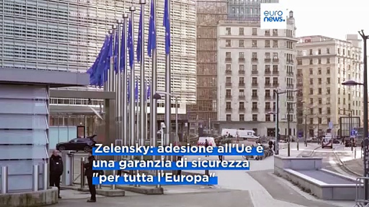 Zelensky fissa al 2027 la data di adesione dell'Ucraina all'Ue: è una delle "garanzie" della pace