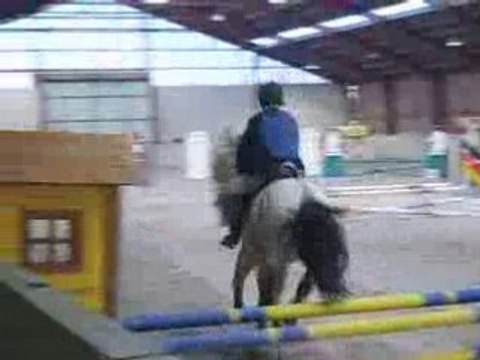 Liesel à cheval lors d' un concours