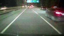 İstanbul trafiğinde 2 canavar inatlaştı, 3 araç birbirine girdi!