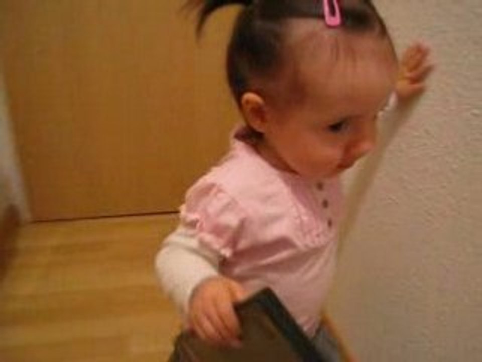 Angeline jolie 14 mois 004