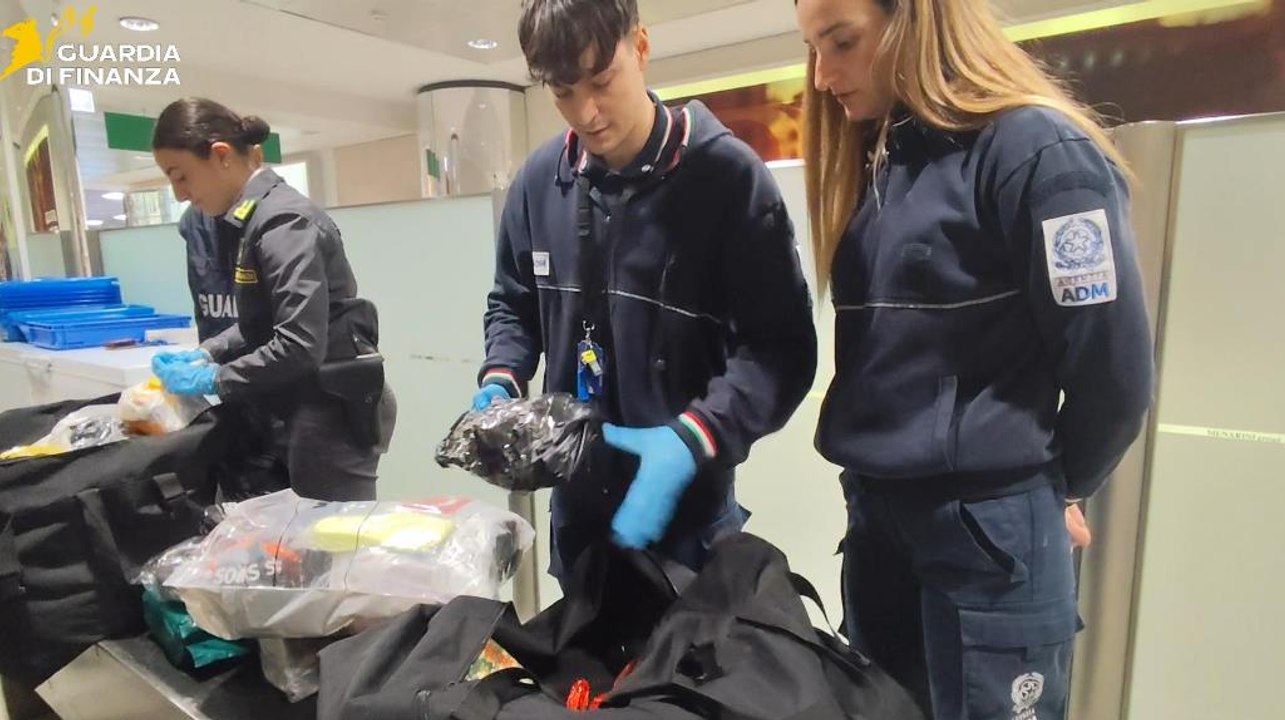 Firenze, controlli rafforzati in aeroporto: sequestri tra valuta, droga e contraffazione (28.01.26)
