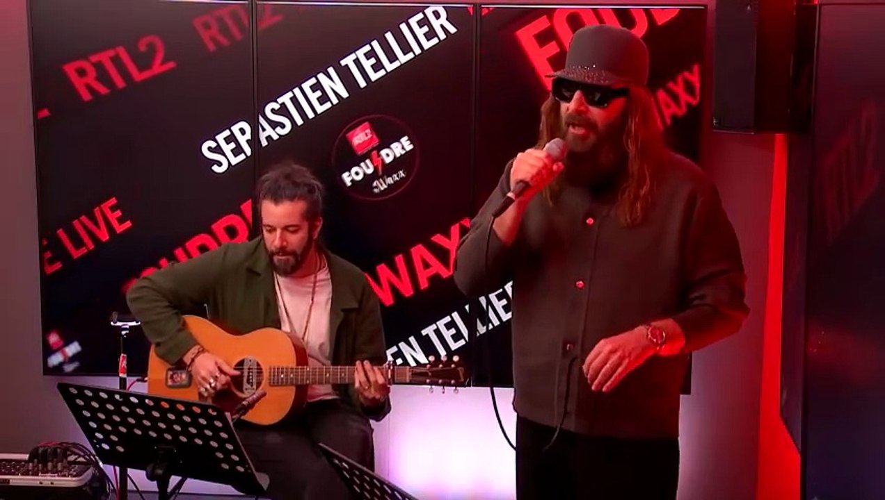 Sébastien Tellier & Waxx interprètent "Naïf de cœur" en live dans Foudre