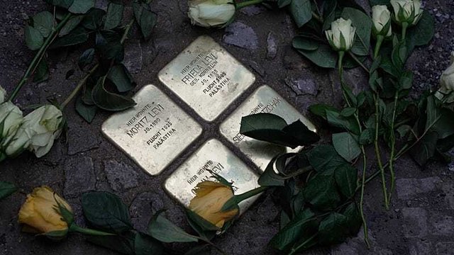 „Wir wussten das nicht“ – Holocaust-Enkelin entdeckt Familiengeheimnis