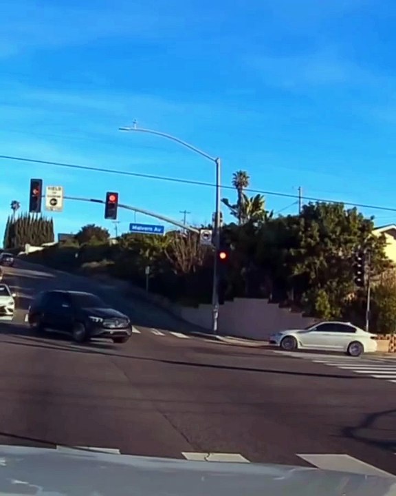 Horror: un bebé salió despedido de la camioneta que manejaba su madre