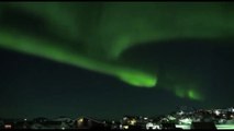 Groenlandia, spettacolare aurora boreale nei cieli di Nuuk