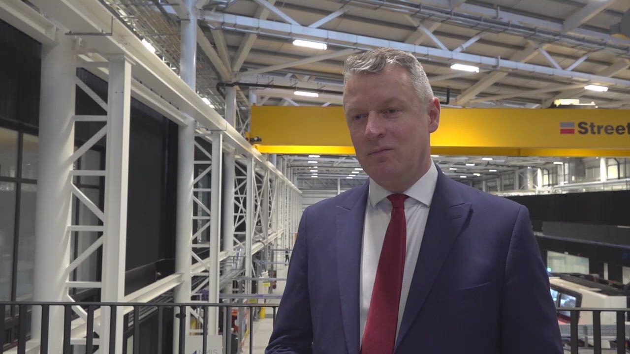 UK: Minister calls for 'defence to be an engine for growth' during Paisley visit