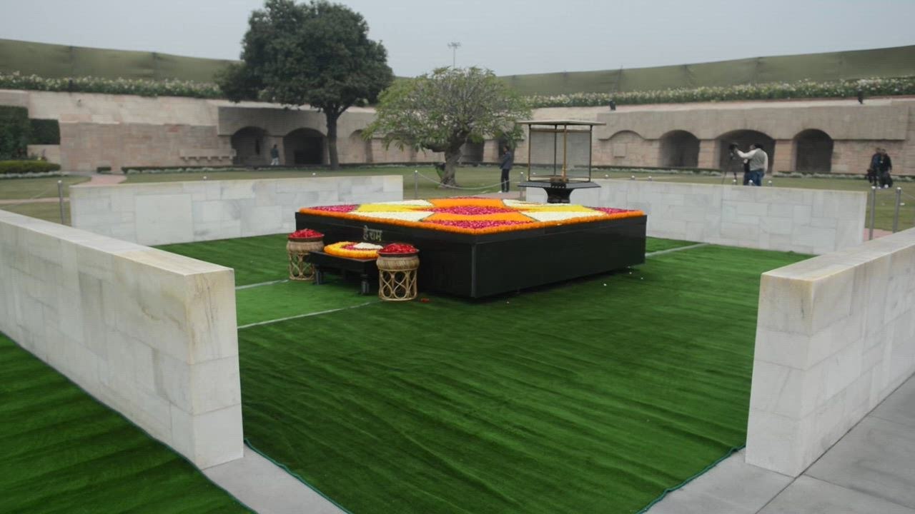 India: EU leaders pay tribute to Mahatma Gandhi at Raj Ghat in New Delhi