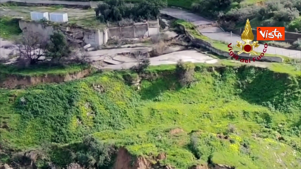 La frana di Niscemi vista dall'alto, il sopralluogo aereo dei vigili del fuoco