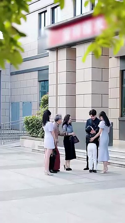 Ex-Wife 2.0 - Richer, Colder, Untouchable