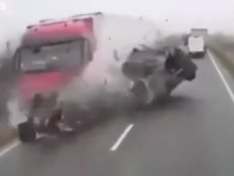 Sieben Fußballfans sterben bei Bus-Crash