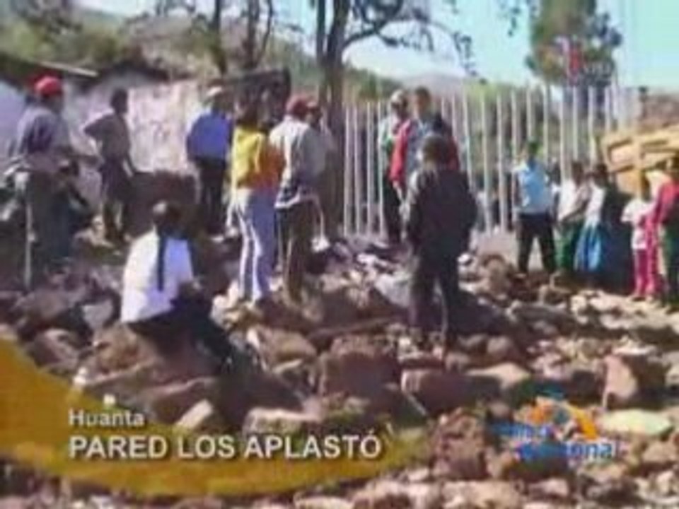 PARED LOS APLASTÓ  - HUANTA