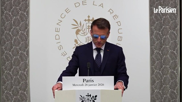 Emmanuel Macron s'exprime en groenlandais et en danois face aux Premiers ministres du Danemark et du Groenlande