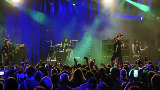 Cum On Feel The Noize (Slade cover) - Quiet Riot (live)