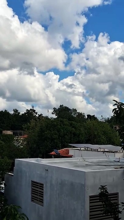Despegando Helicóptero Militar
