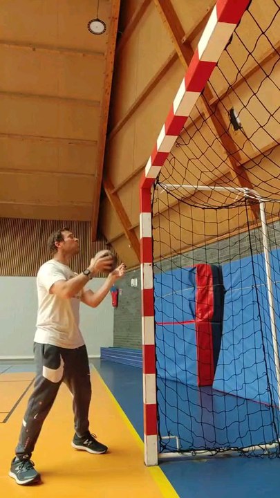 Sketch sur le Handball