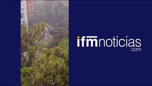 Lluvias en Medellín generan caída de árboles y postes de luz