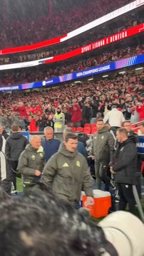 El esperado abrazo entre Mourinho y Arbeloa