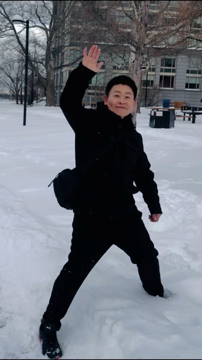 Residents of Roosevelt Island's The Octagon, Nelson Wang among them, are excited about the snow scene. This video was captured on January 26, 2026 at 888 Main Street, New York, NY 10044.