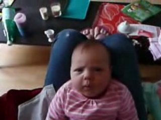 Cléo 7 semaines  : non, j'ai pas sommeil...