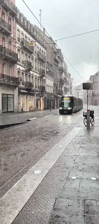 France today rain 🌧️🌧️🌧️🌧️☔☔