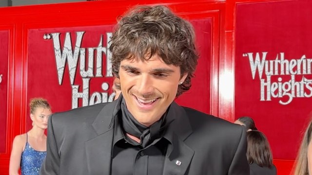 Jacob Elordi Says 'Wuthering Heights' Co-Star Margot Robbie is Exceptionally Easy to Work With | THR Video