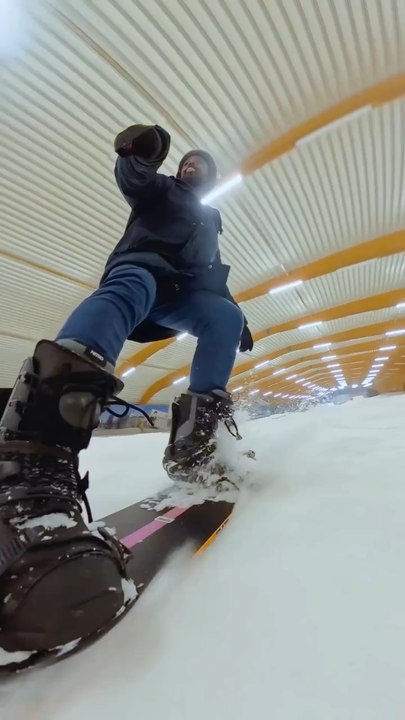 Deux pistes de vraie neige pour skier en Belgique proche de la frontière 🎿❄️Ice Mountain Adventure Park📍 Rue Capelle 16, 7780 Comines, Belgique 🗓️ Ouvert toute l’année🕞 10h00 - 22h00 (23h Vendredi et Samedi)