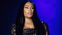 Nicki Minaj flaunts Trump Gold Card after announcing she's the President's number one fan